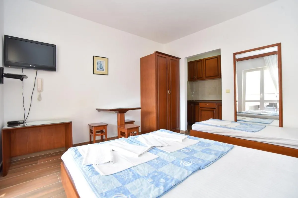 Image 1 of Vila IDILA