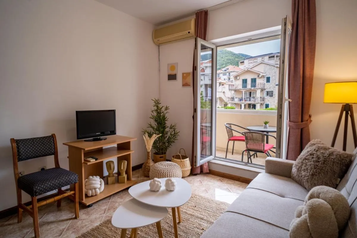 Image 4 of Villa Maxima Budva