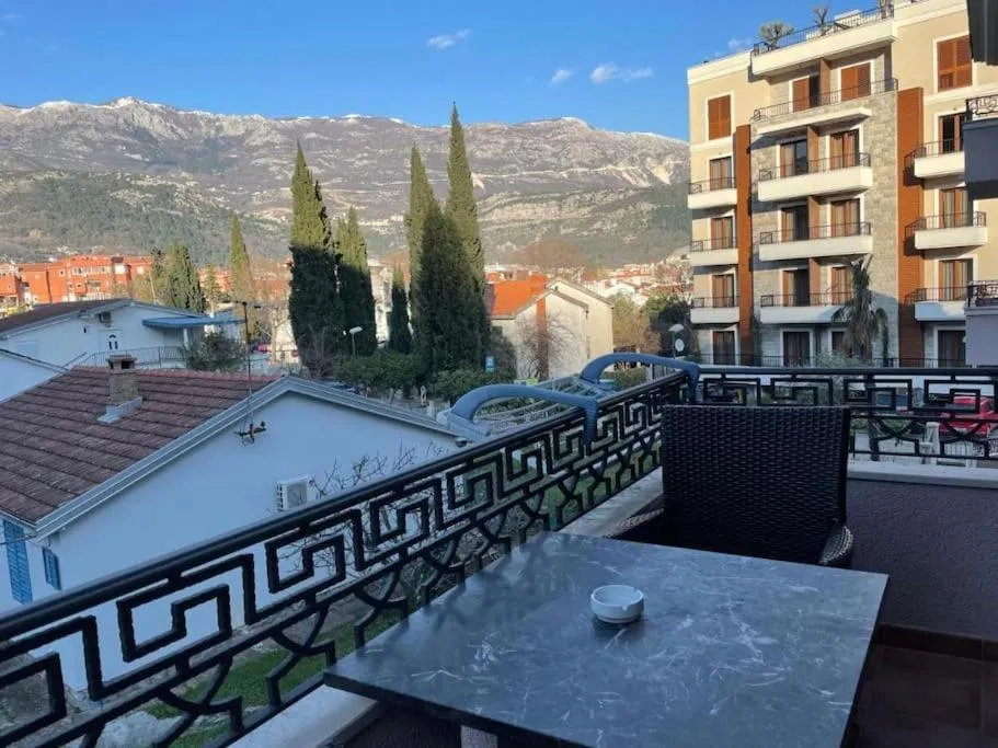 Image 2 of Villa Roselina