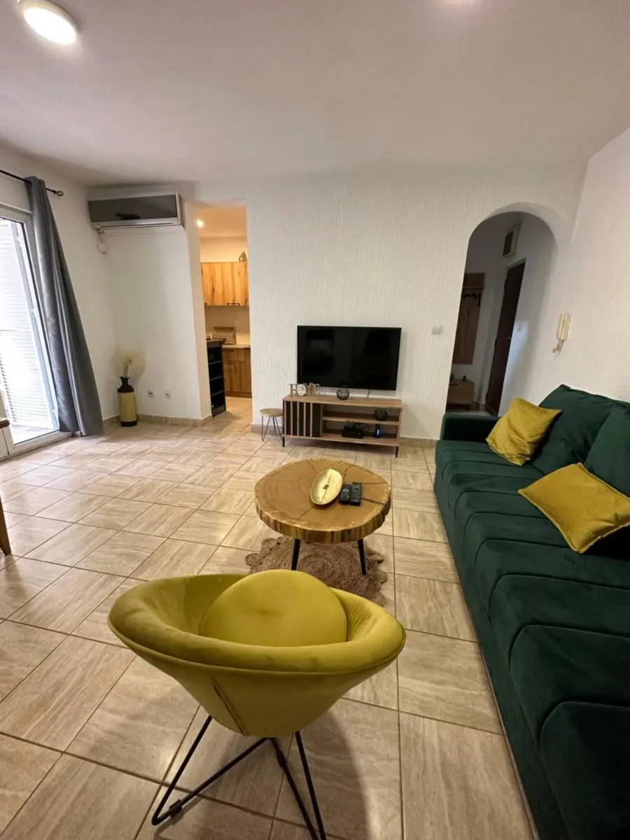 Image 4 of Apartment Garden