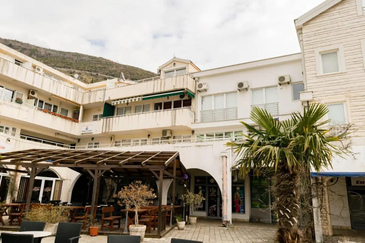 Image 2 of Apartments More 2