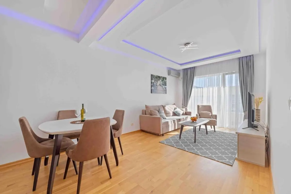 Image 3 of Aurora 4 Apartment with Parking