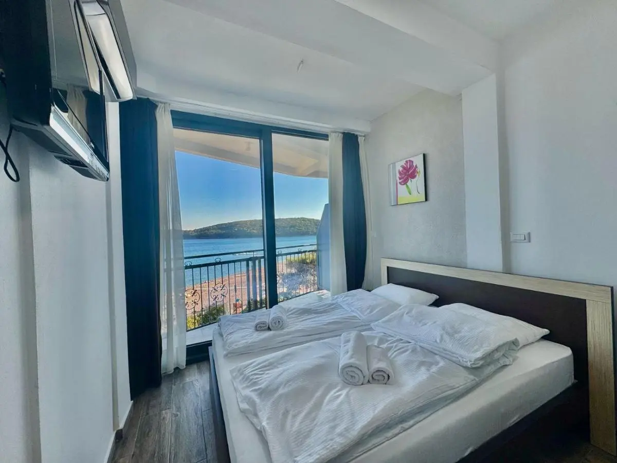 Image 1 of Beachfront Hotel Palma – Jaz