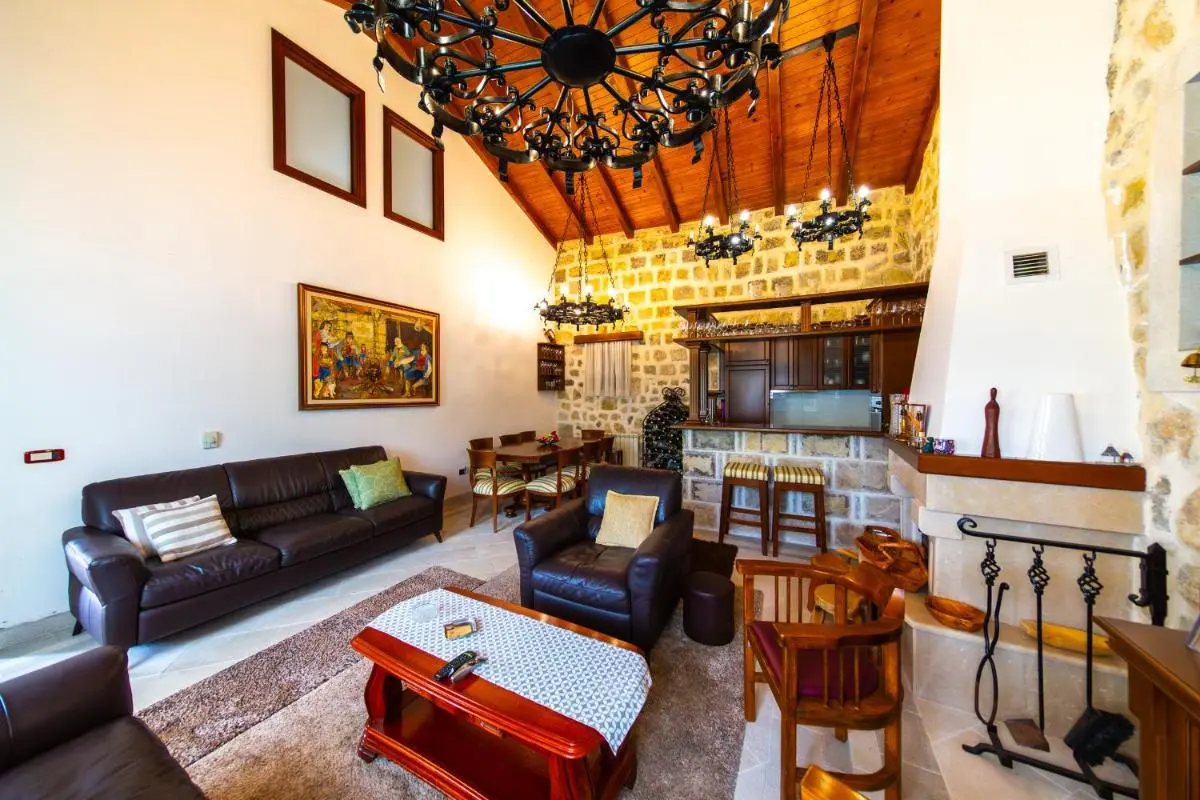 Image 4 of Blake’s Villa