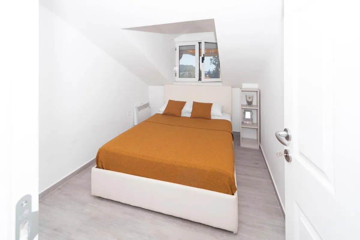 Image 1 of Central comfy apartment