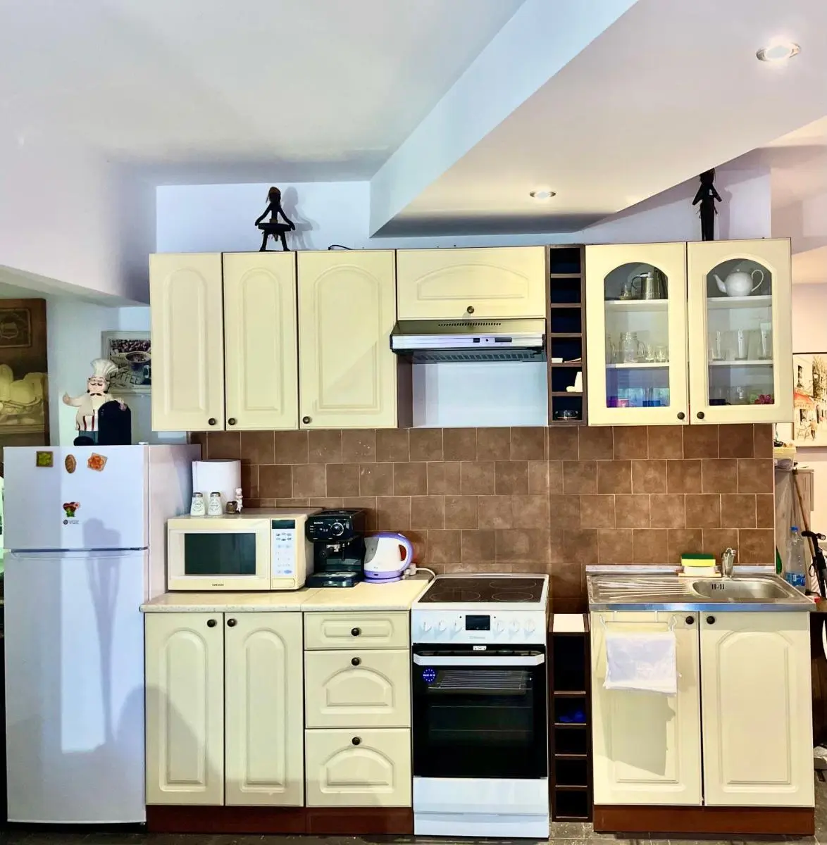 Image 3 of Dora max 6 people