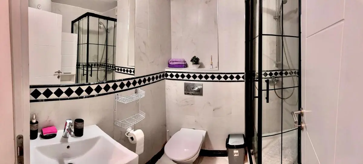 Image 2 of Dora max 6 people