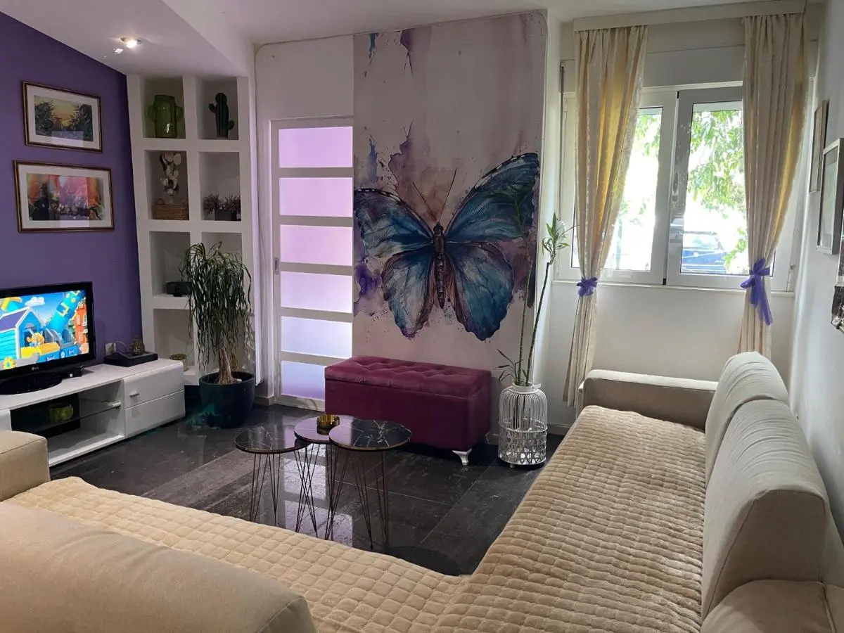 Image 4 of Dora max 6 people