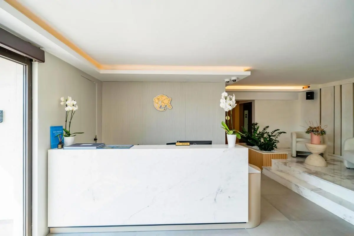 Image 2 of Exclusive Hotel