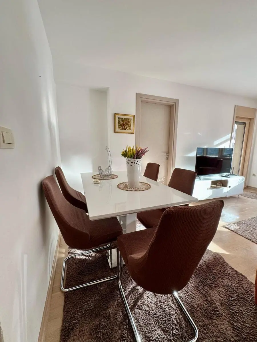 Image 3 of Fontana M&S Luxury Apartment