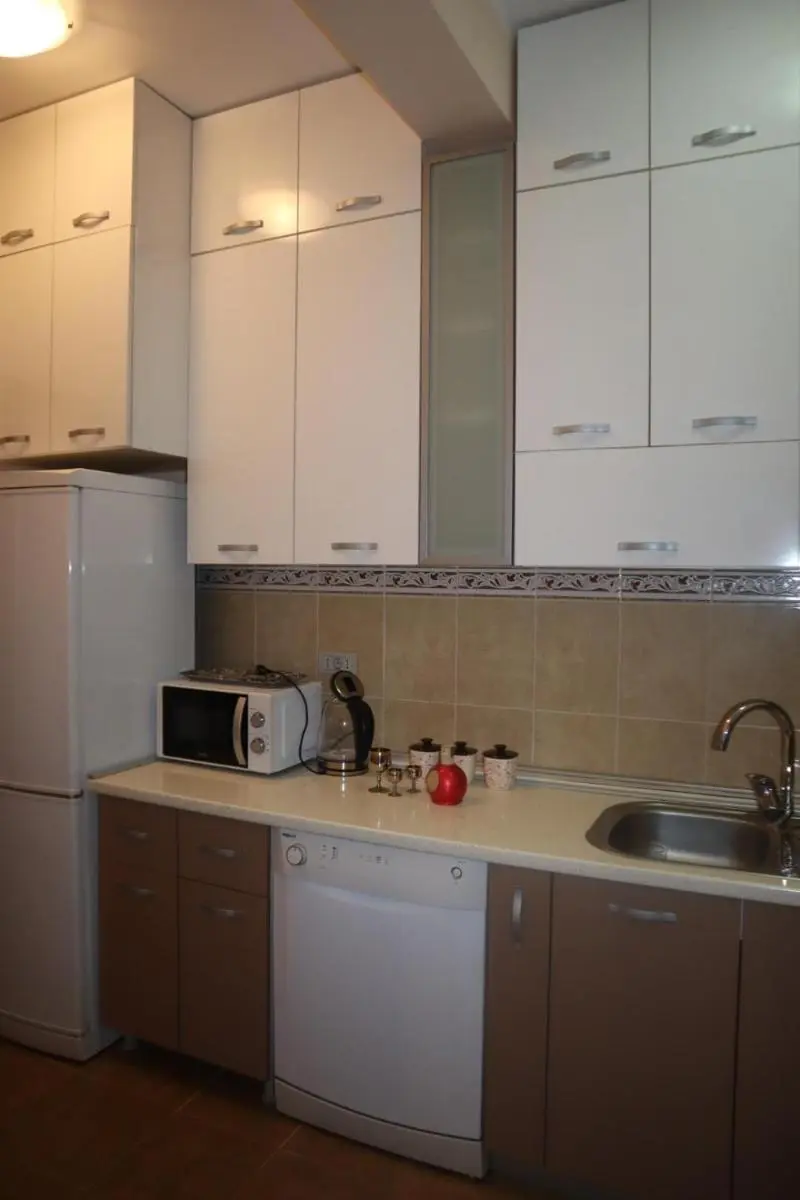 Image 3 of Fontana apartment