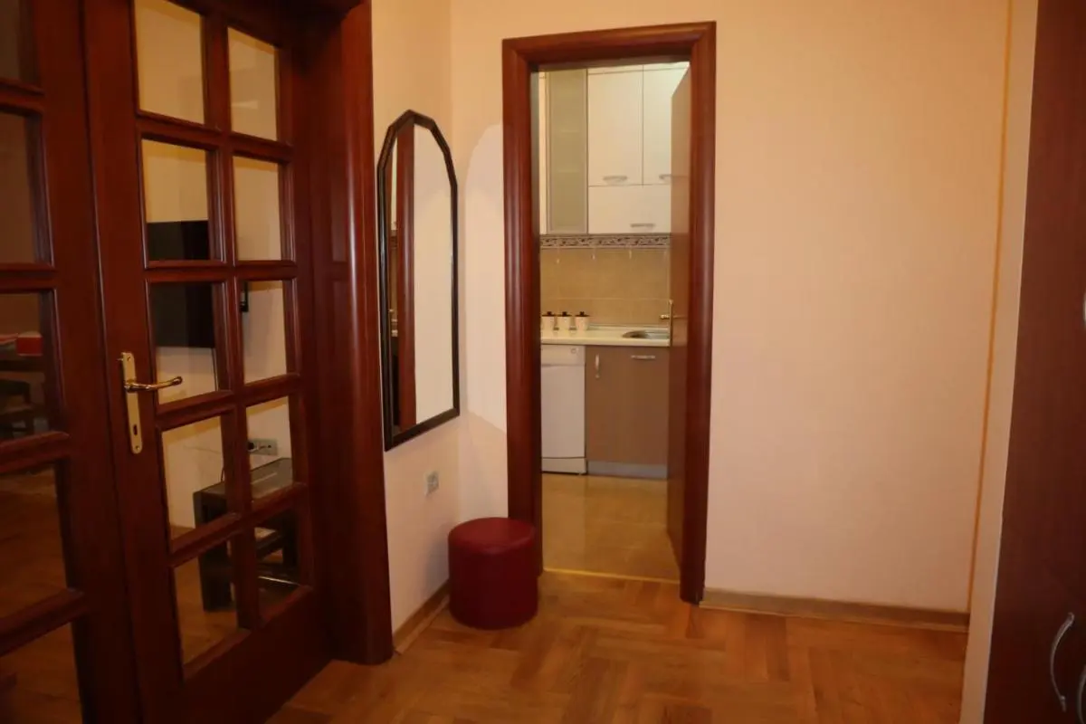 Image 2 of Fontana apartment