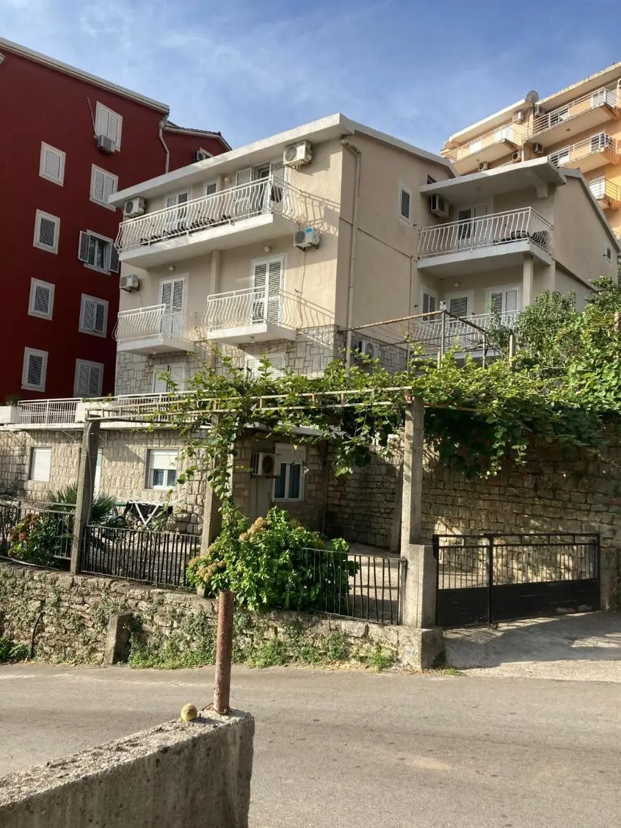 Image 3 of Guest House Garden