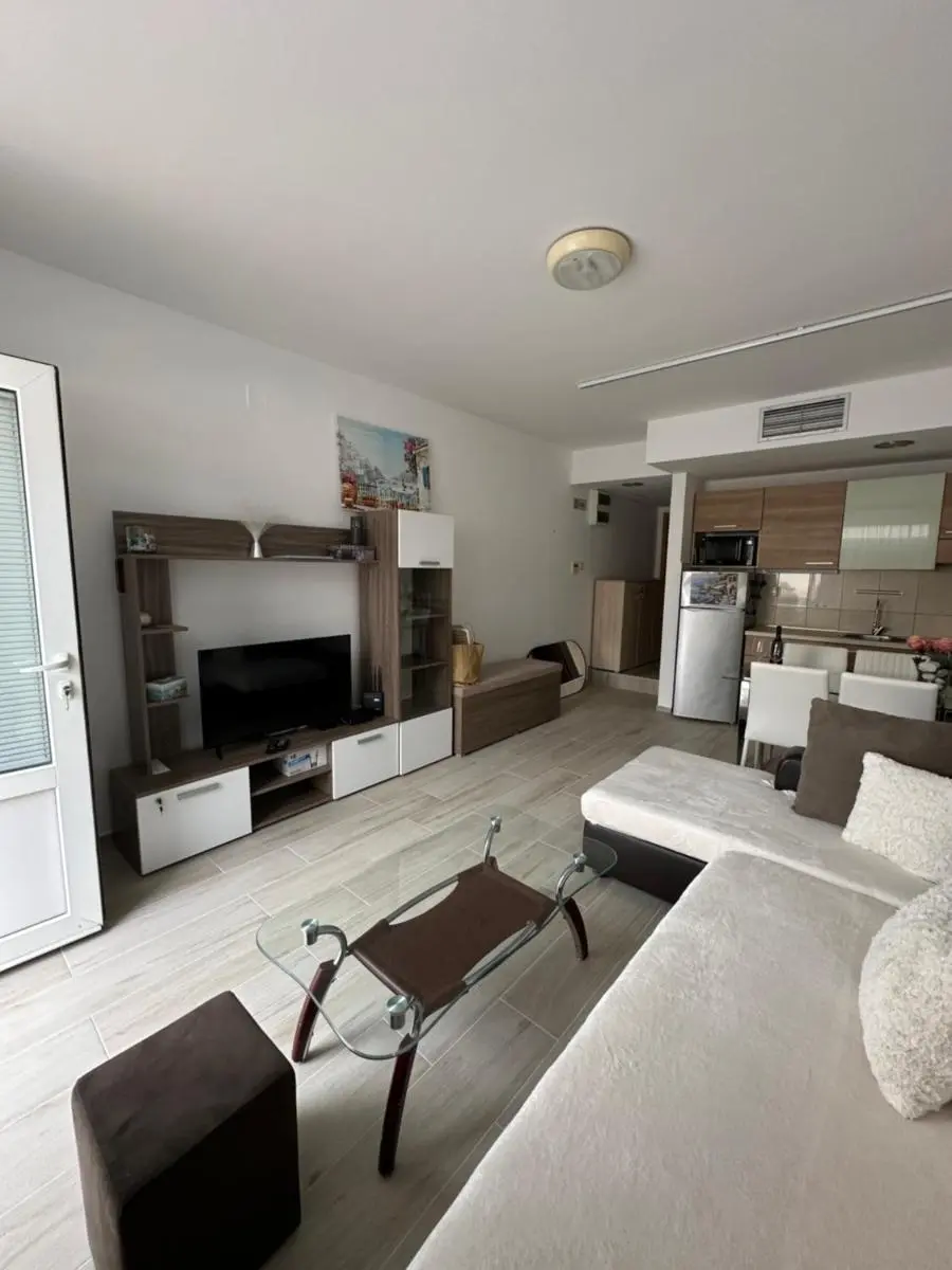 Image 4 of Irish Apartment Complex