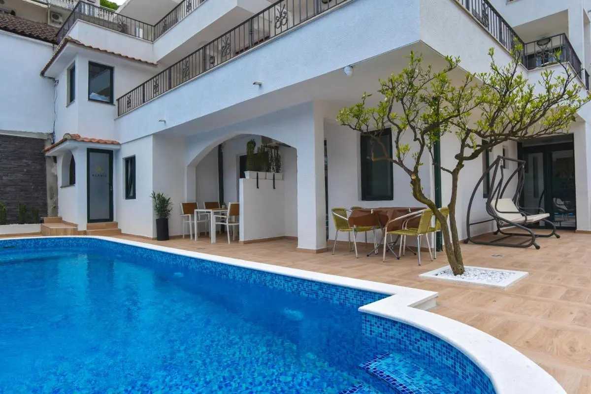 Image 2 of Klaris Guest house