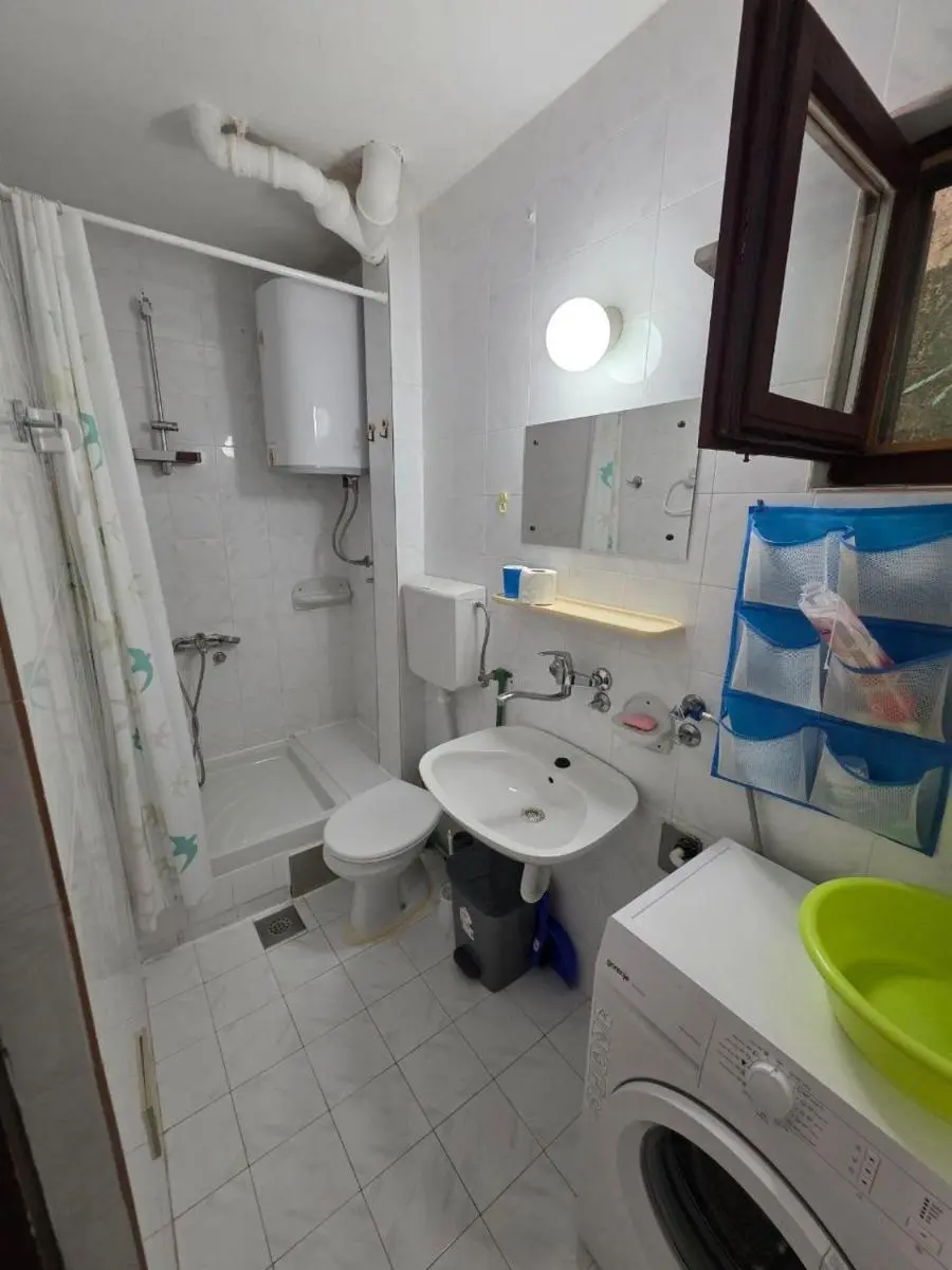 Image 4 of Laurel Apartment See View