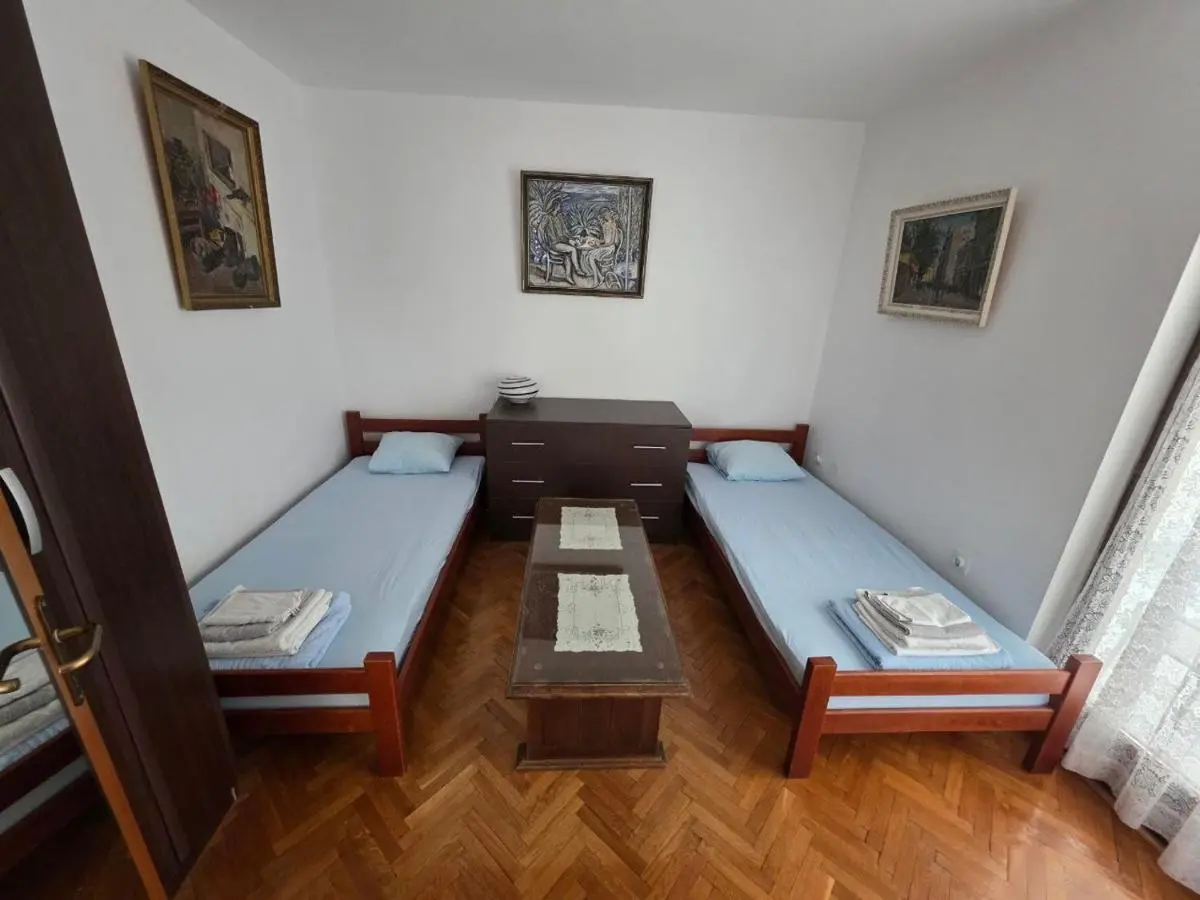 Image 2 of Laurel Apartment See View