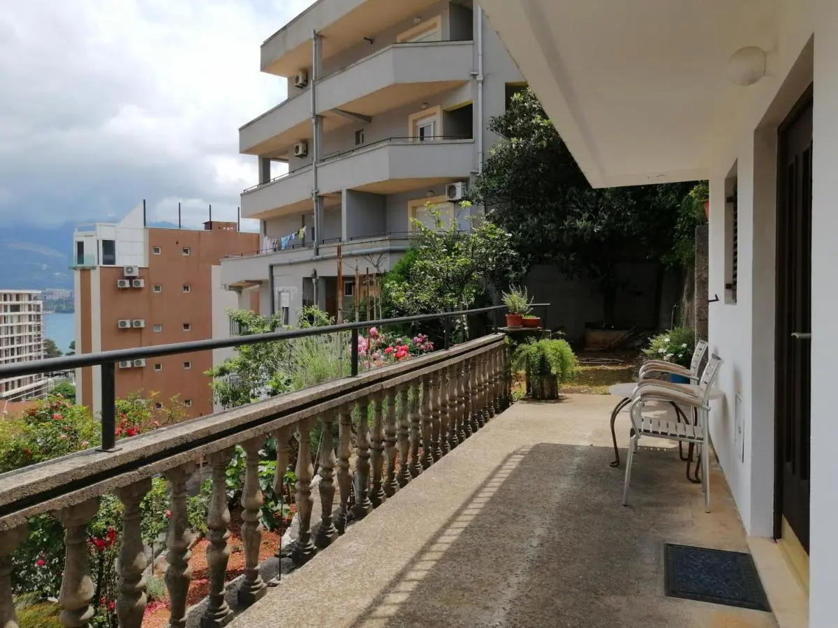 Image 4 of Lovely studio apartment in Budva