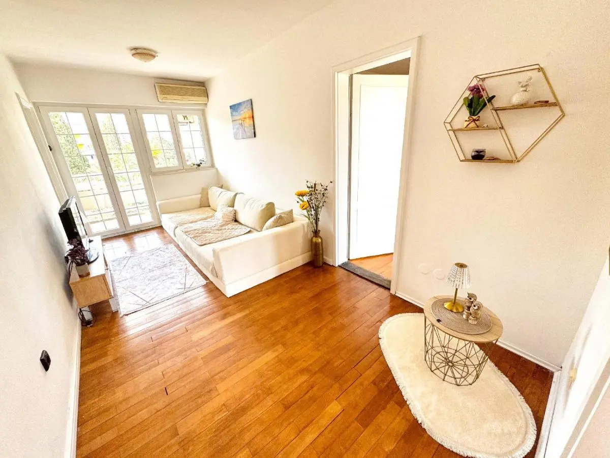 Image 2 of Mia Apartment