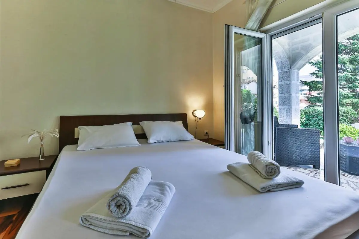 Image 6 of Montesun Holiday Novak Home