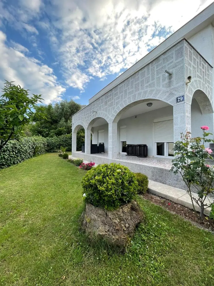 Image 3 of Montesun Holiday Novak Home