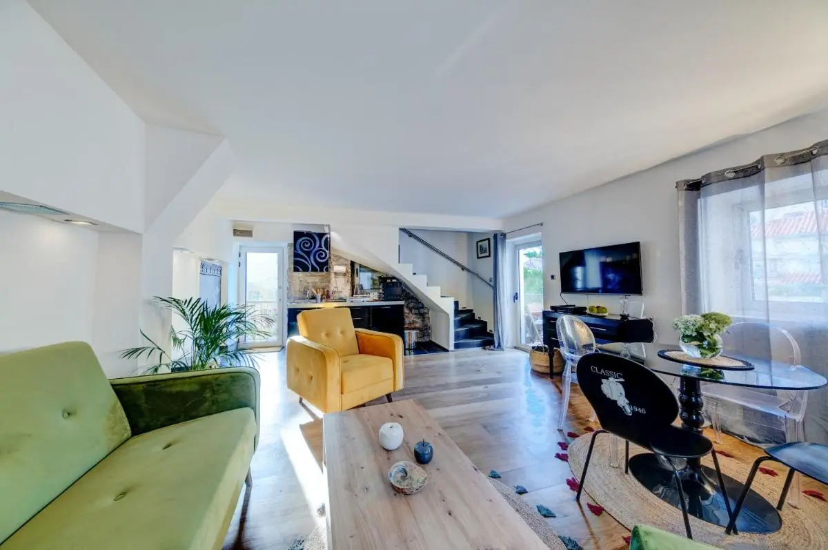 Image 2 of Old Town House Lina