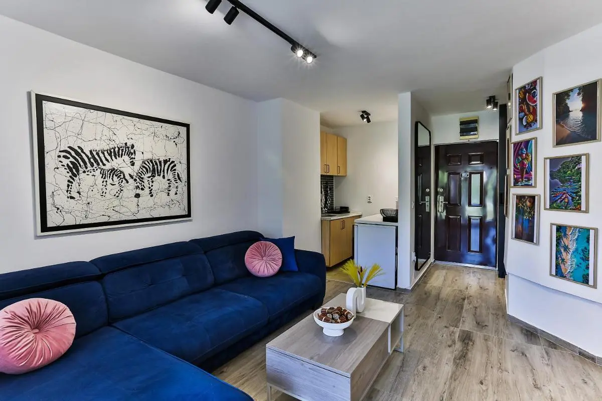 Image 1 of Palm Park Budva