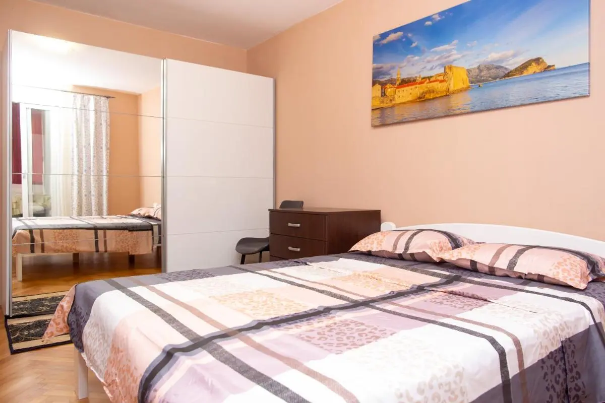 Image 1 of Palm street apartment near Dukley beach