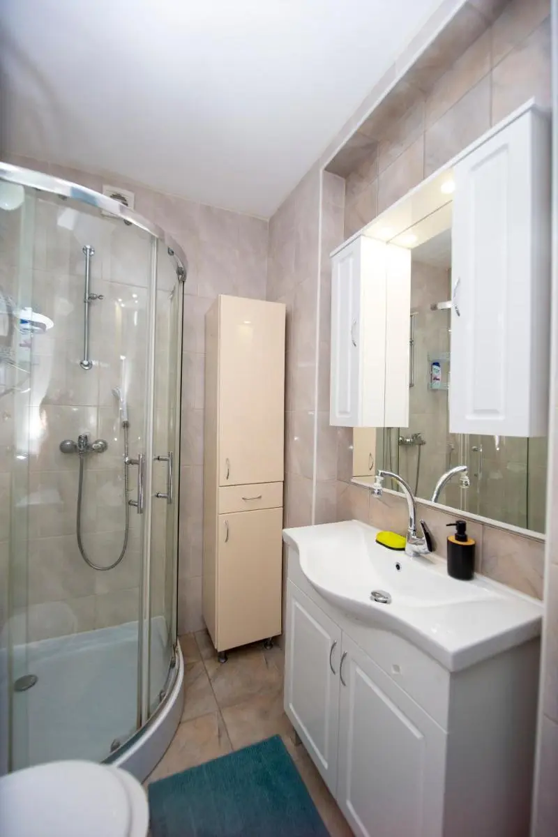 Image 4 of Palm street apartment near Dukley beach