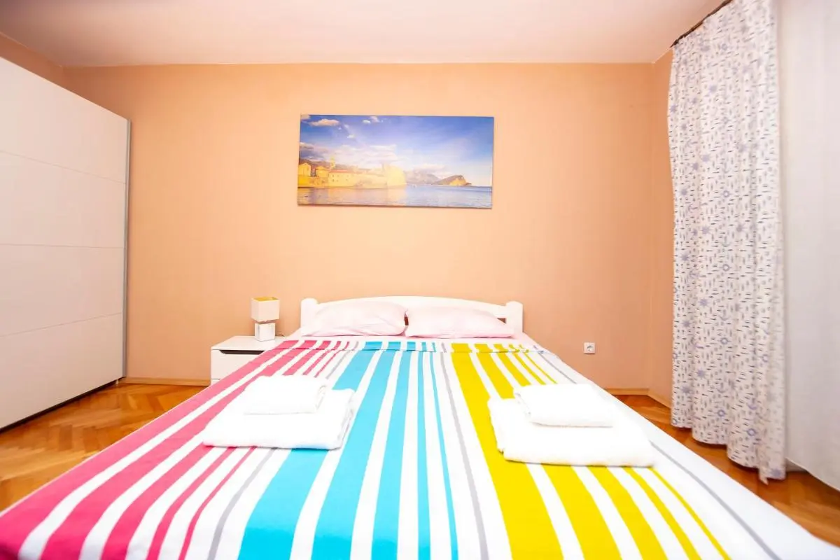 Image 2 of Palm street apartment near Dukley beach