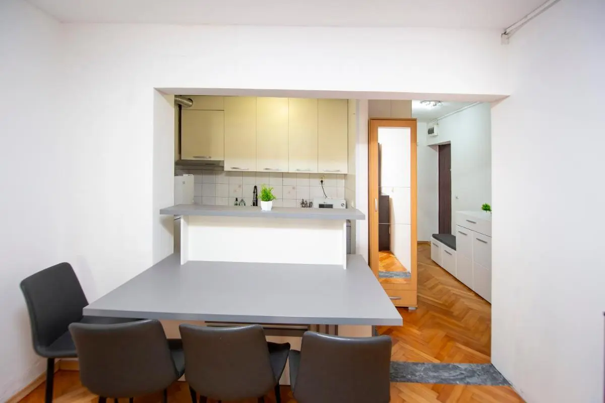 Image 5 of Palm street apartment near Dukley beach