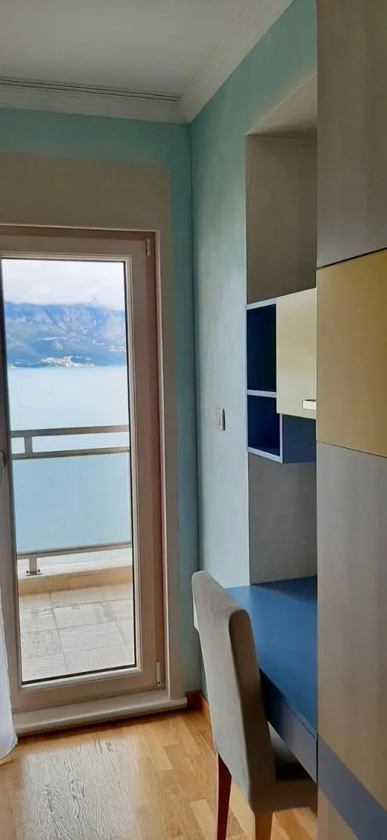 Image 6 of Panoramic sea view 3-bedroom apartment 50 m from the sea