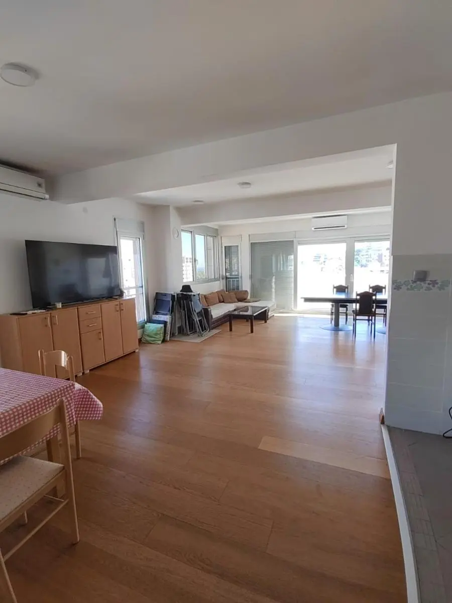 Image 4 of Penthouse 240