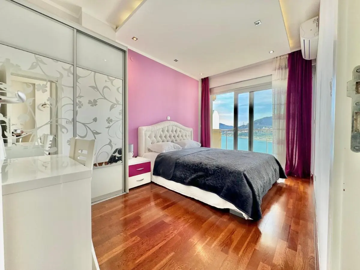 Image 1 of Ponta Nova One bedroom Apartment with Sea view