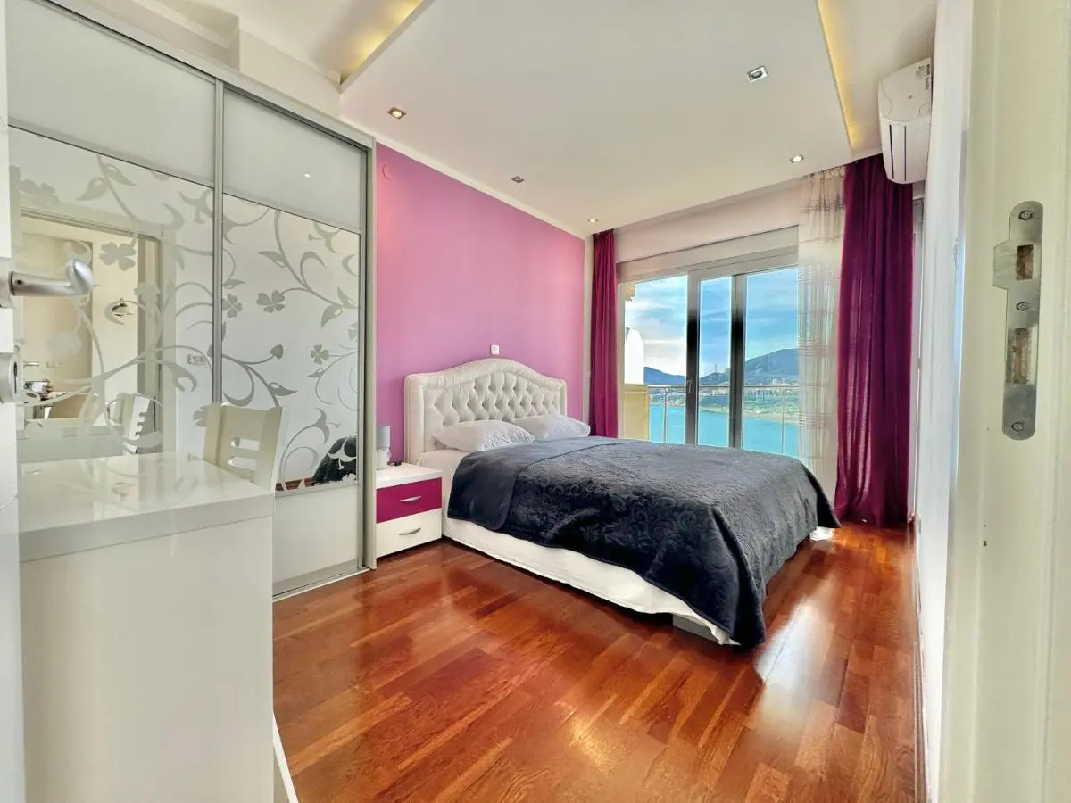 Image 6 of Ponta Nova One bedroom Apartment with Sea view
