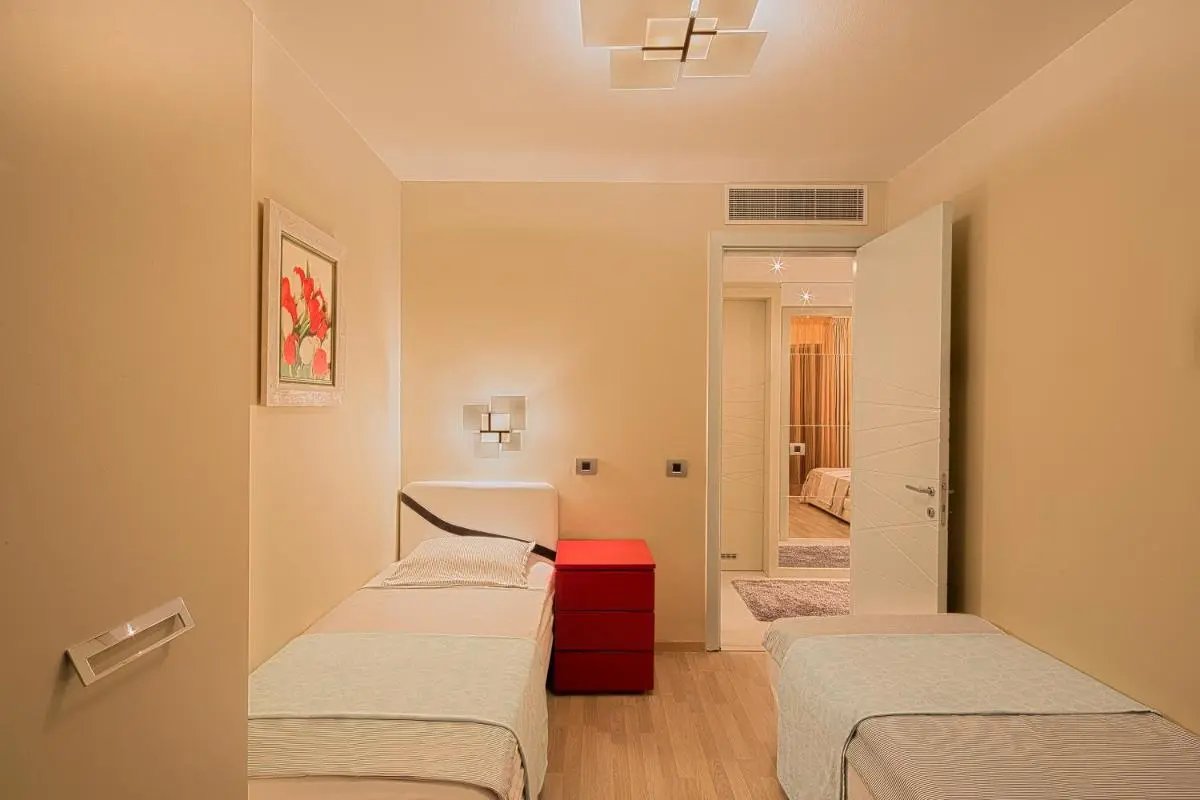 Image 6 of Premier LUX apartment