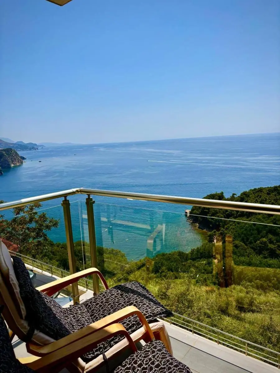 Image 3 of Romantic Hillside Escape Sea View and Infinity Pool