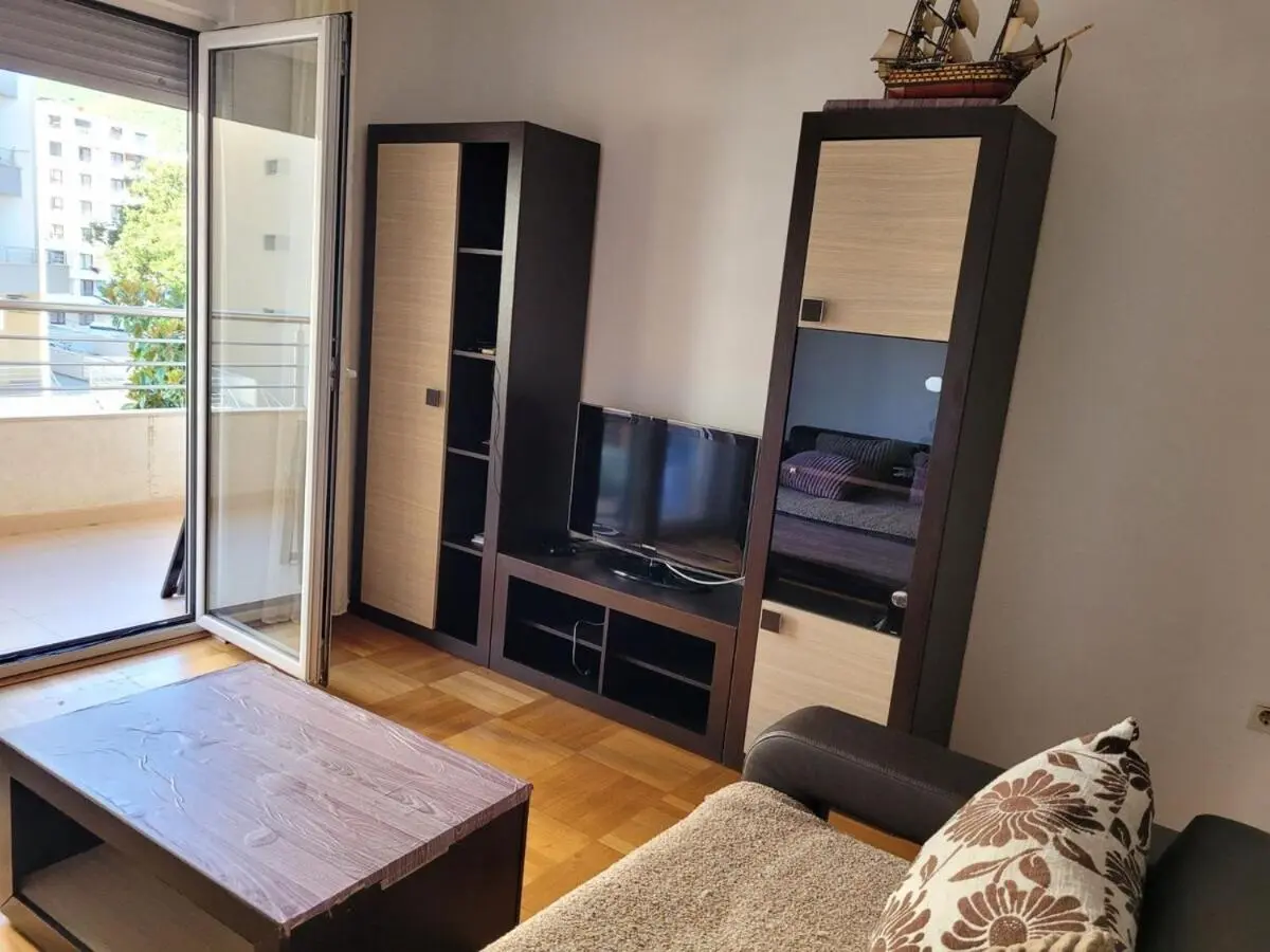 Image 2 of Spacious 2BR 2BA Apartment Near Beach and Mall