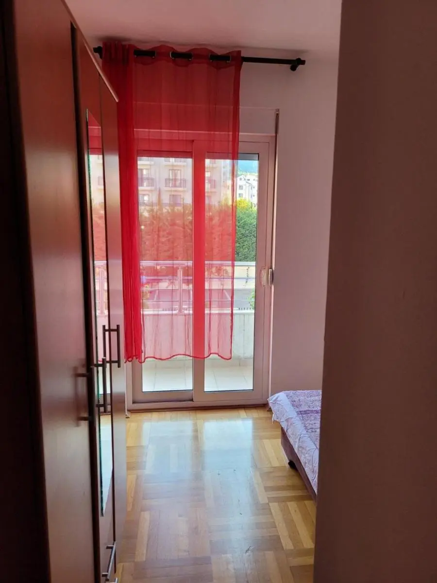 Image 3 of Spacious 2BR 2BA Apartment Near Beach and Mall