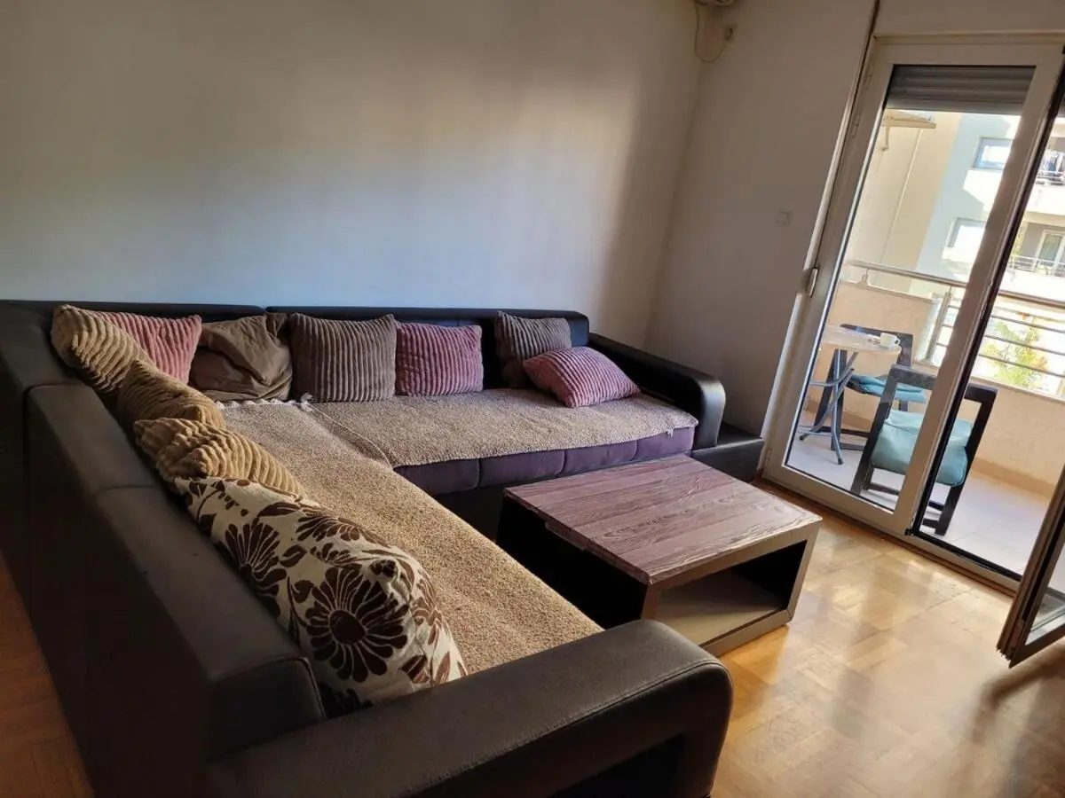 Image 6 of Spacious 2BR 2BA Apartment Near Beach and Mall