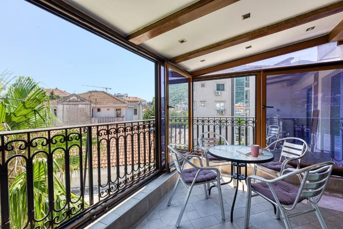 Image 2 of Sunny City Centre Suite