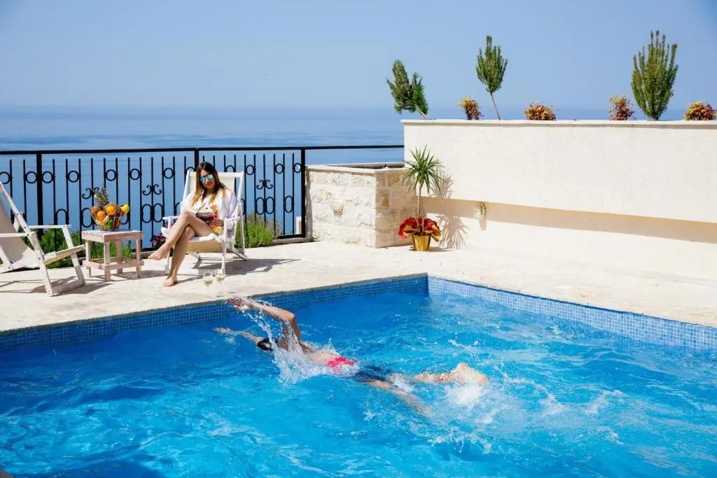 Image of Sunny Villa Violet