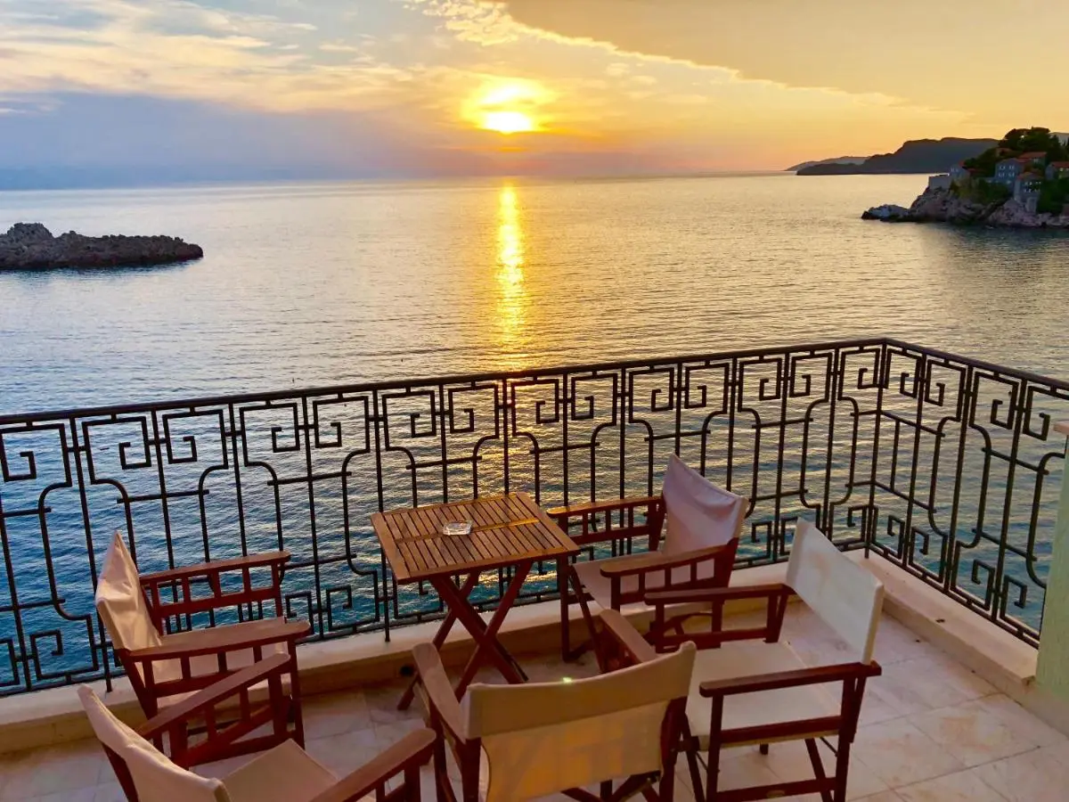 Image 5 of Sveti Stefan Beach Apartment