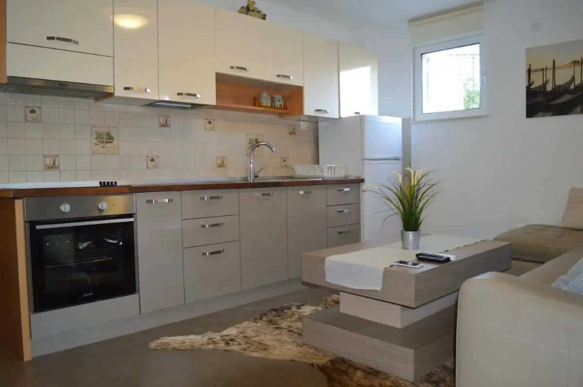 Image 3 of Vanessa Apartment