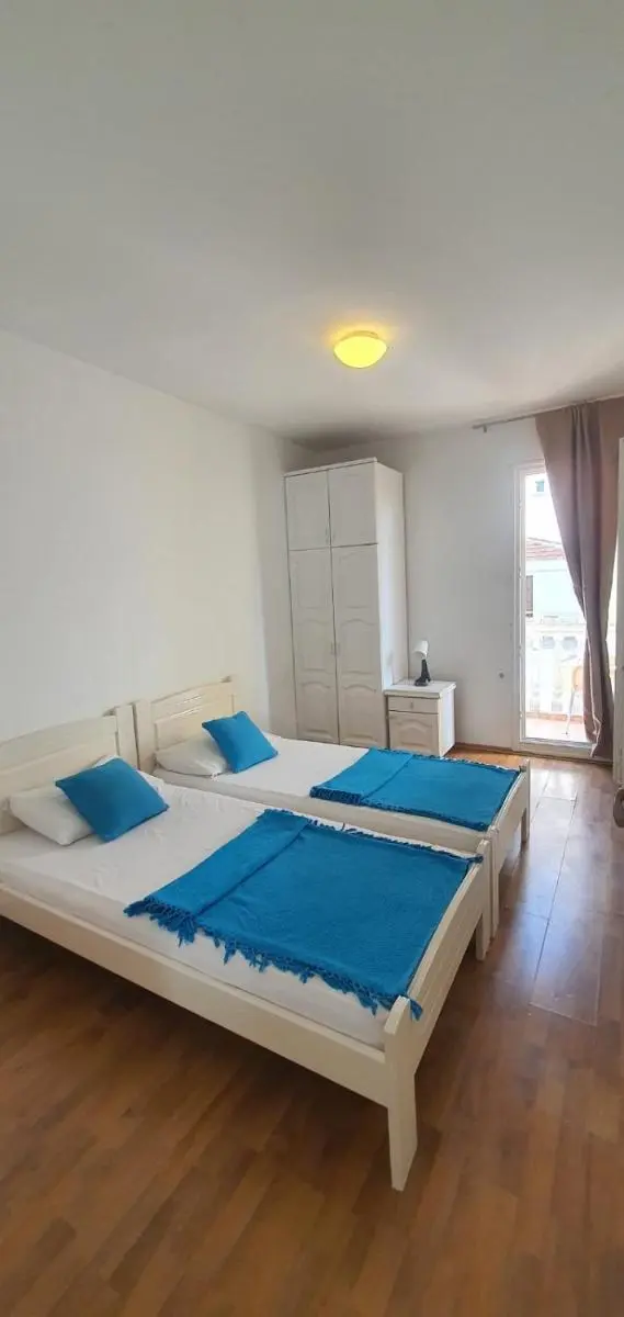 Image 4 of Vila Lucca