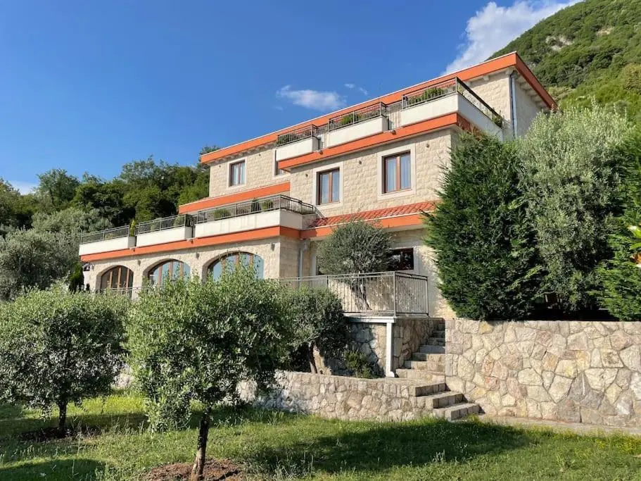 Image 2 of Villa Gradina