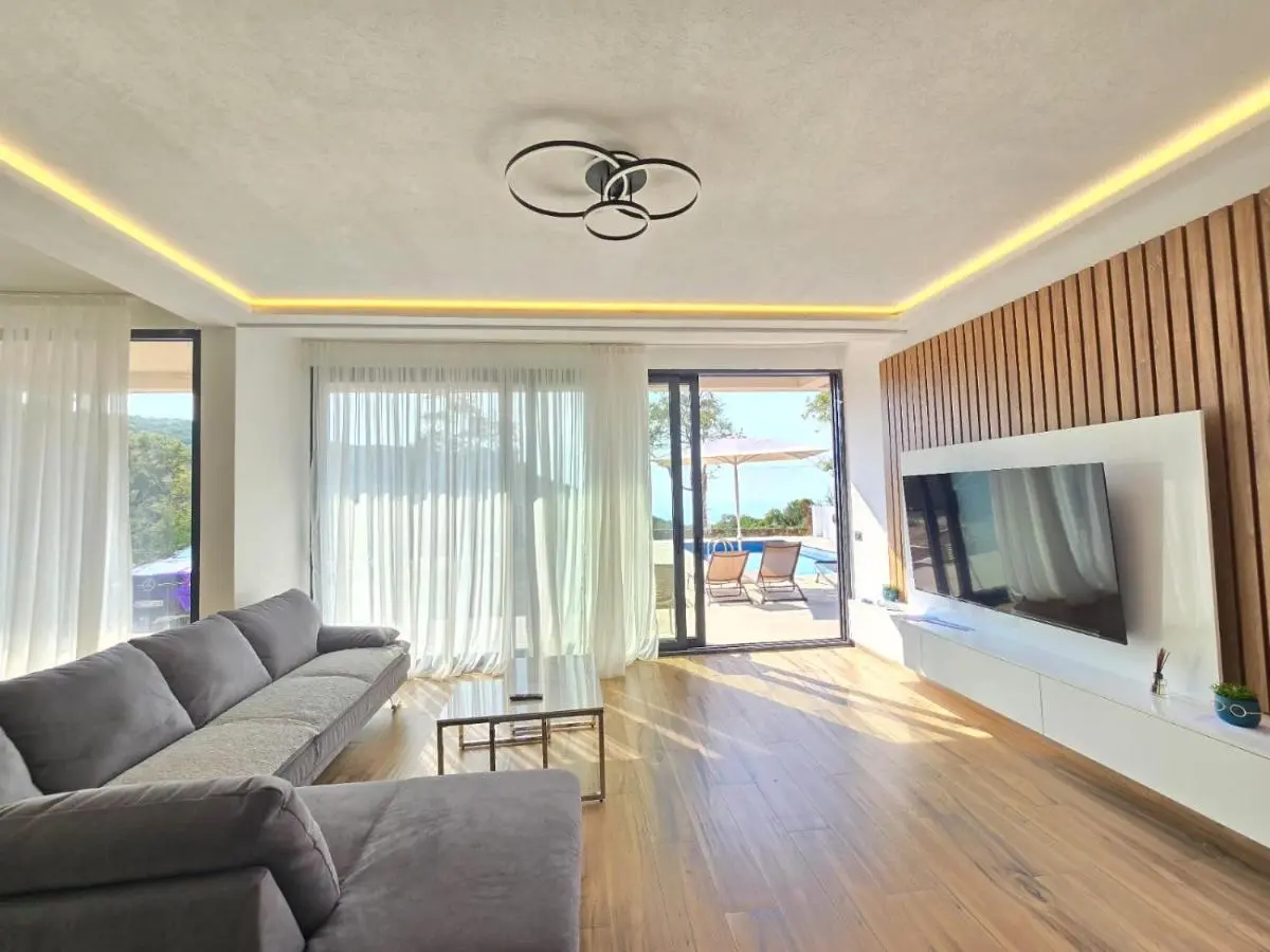 Image 2 of Villa LuceSole Budva