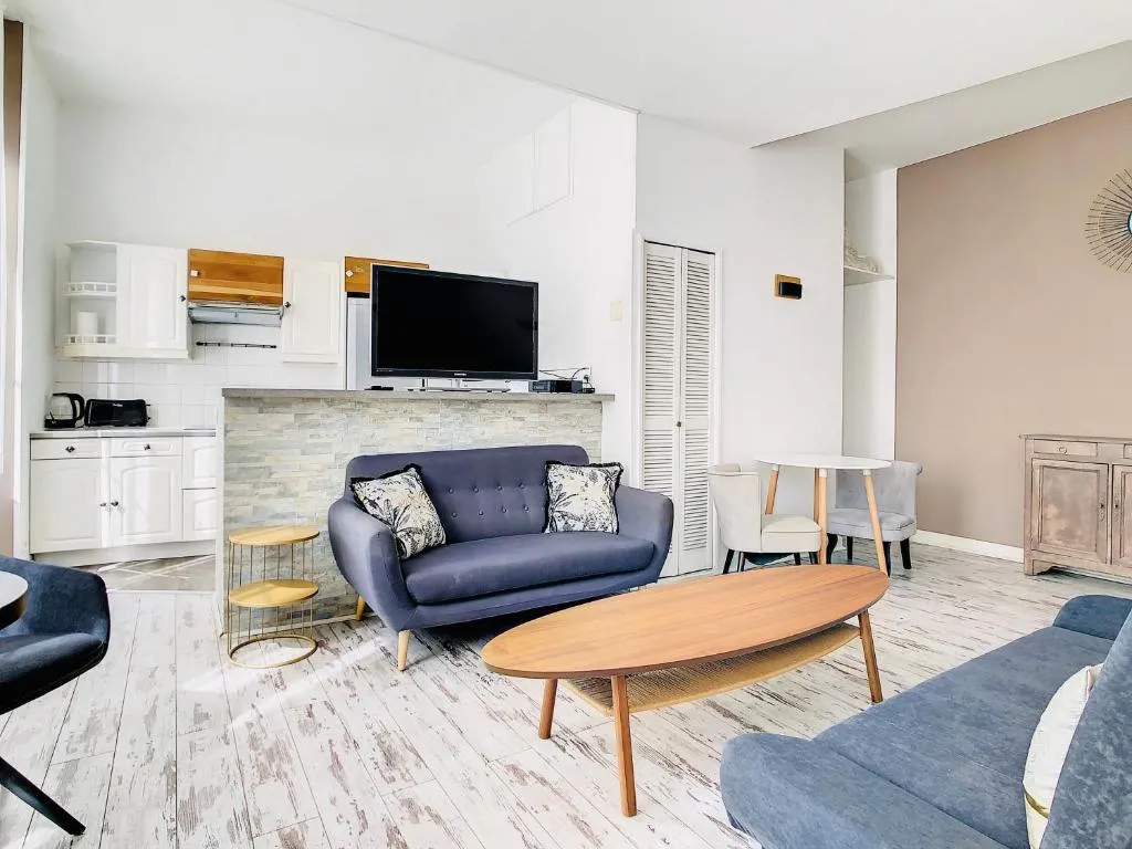 Image 1 of 2 Bedroom luxury flat Cannes Center La Croisette