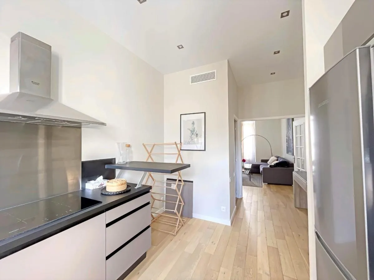 Image 3 of ARRIERE CROISETTE – APPARTEMENT MODERNE by ESTATES CANNES