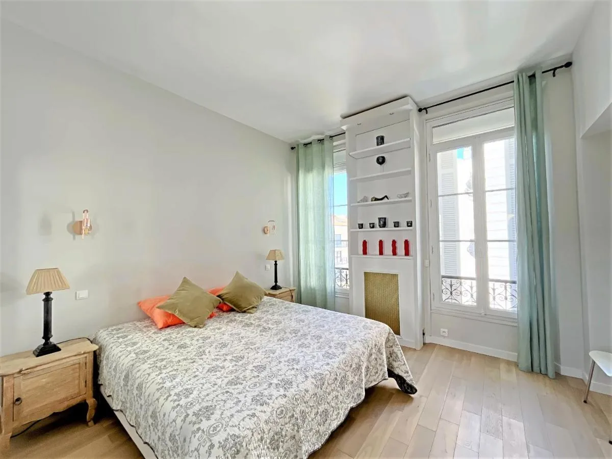 Image 1 of ARRIERE CROISETTE – APPARTEMENT MODERNE by ESTATES CANNES